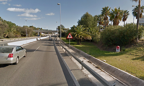 Mojón kilométrico del antiguo PK 195 de la N-340. Marbella (Fuente: Google Maps).