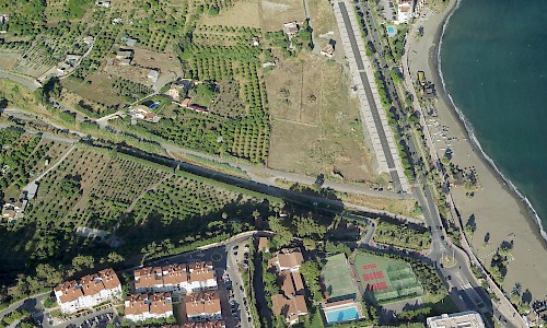 Arroyo de la Cala, huertos en llanura de inundación, Estepona (Fuente: Bing Mapas)