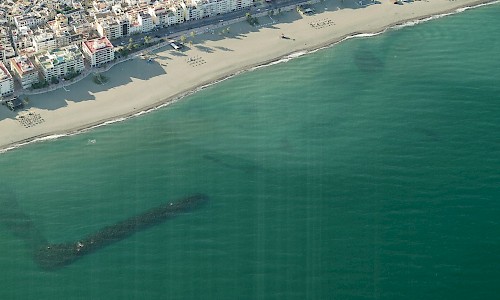 Fondos marinos de la bahía de Estepona, Estepona (Fuente: Bing Mapas)